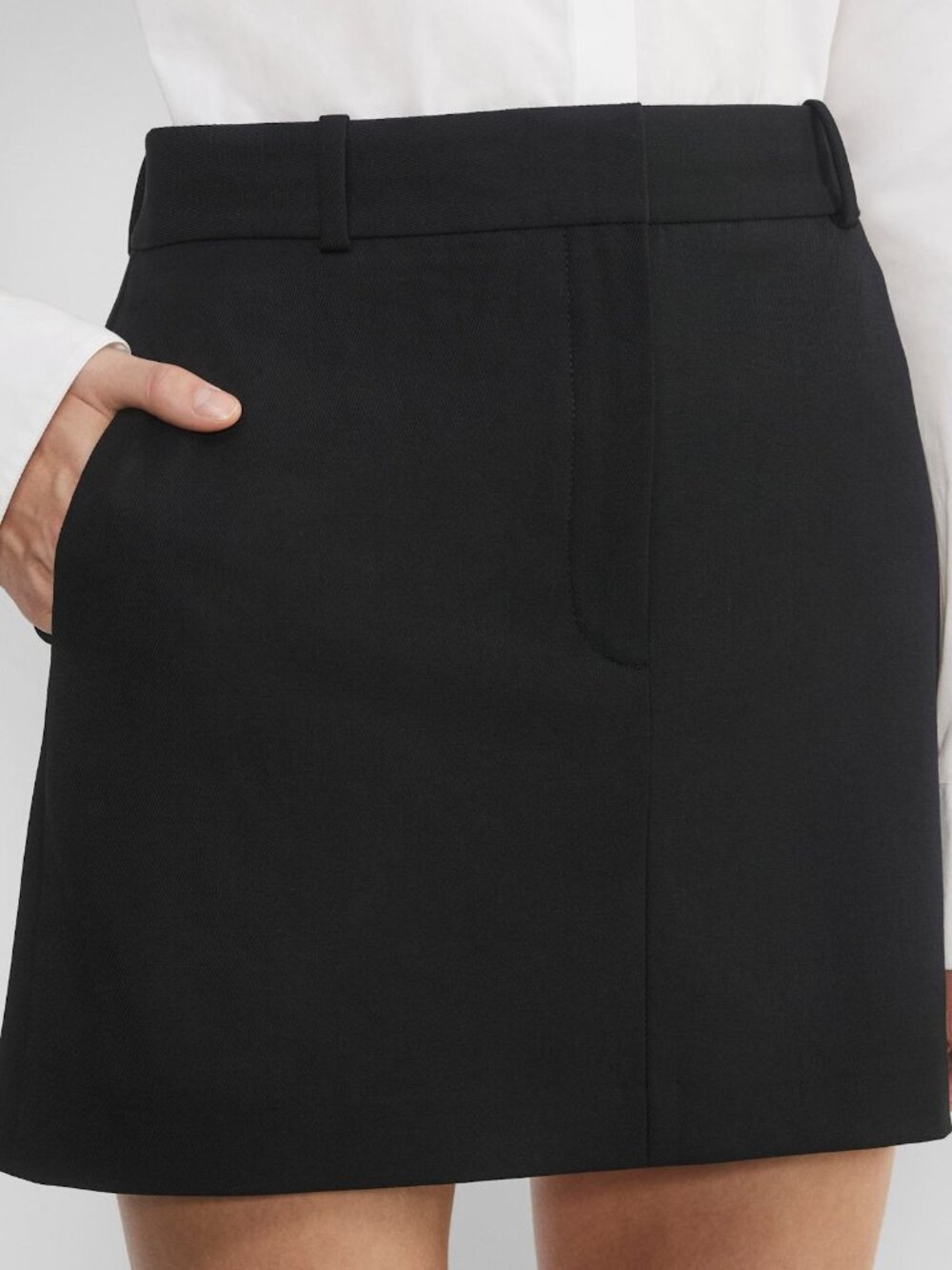 BABATON ARITZIA chisel mini skirt in black (sz6)